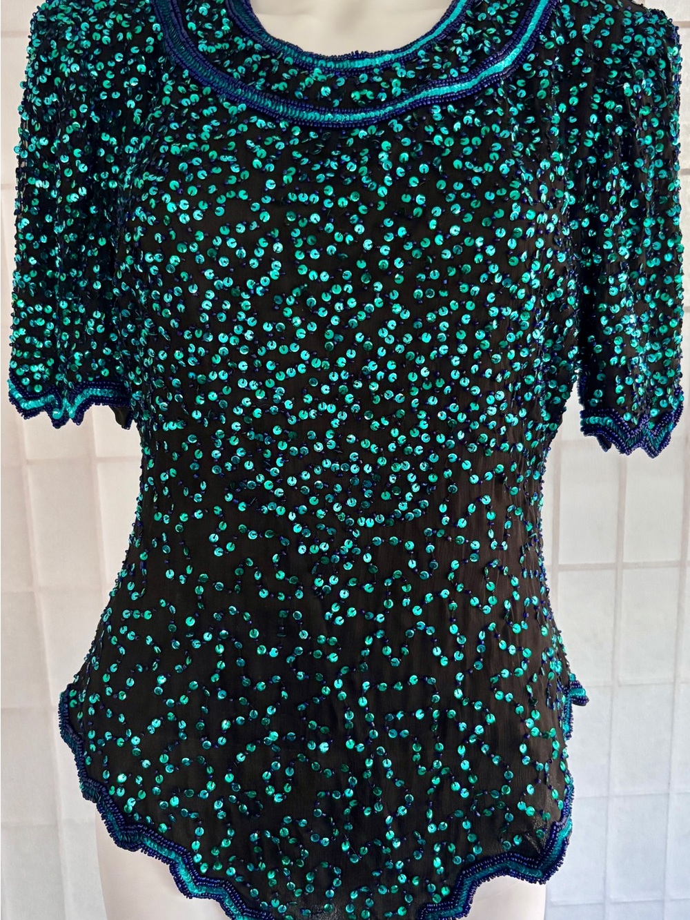 Embellished Green Sequin Short Sleeve Top Size Large